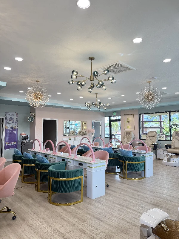 Pretty Bloom Nail Bar