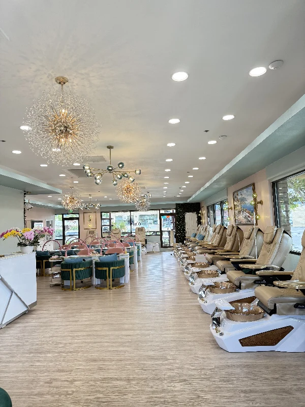 Pretty Bloom Nail Bar
