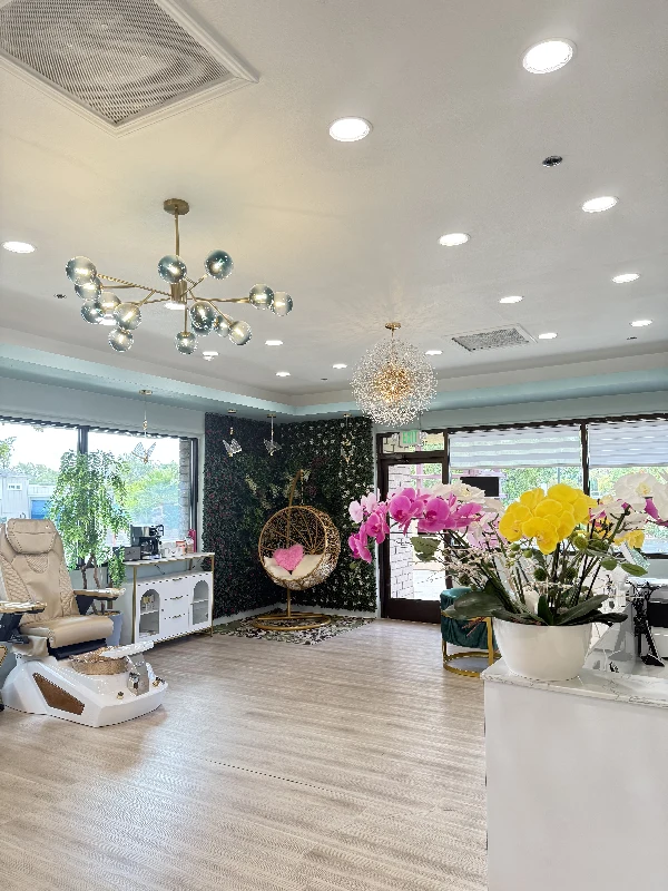 Pretty Bloom Nail Bar