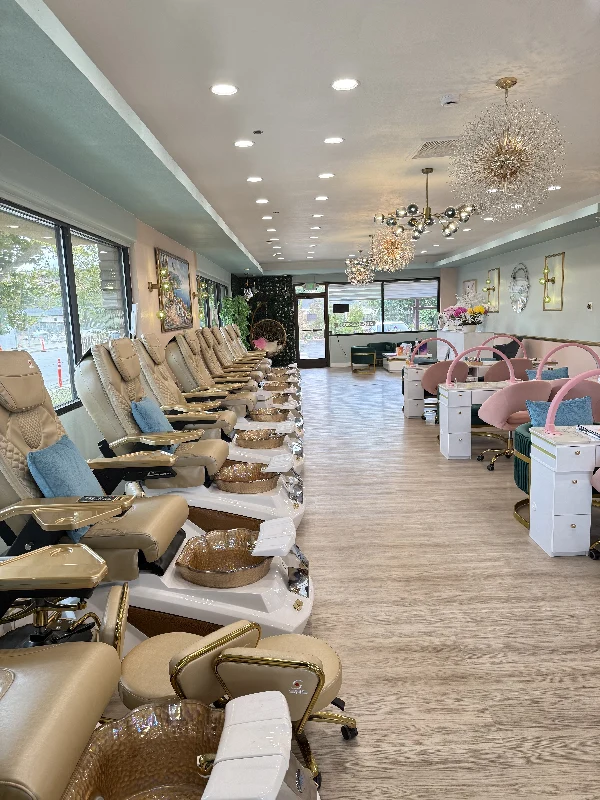 Pretty Bloom Nail Bar