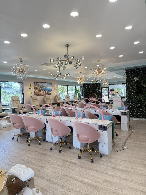 Pretty Bloom Nail Bar